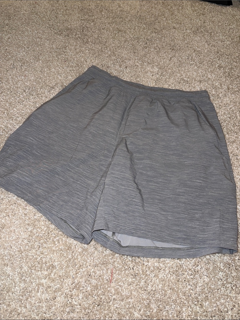 lululemon athletica Men's Gray Athletic Shorts - Picture 2 of 6
